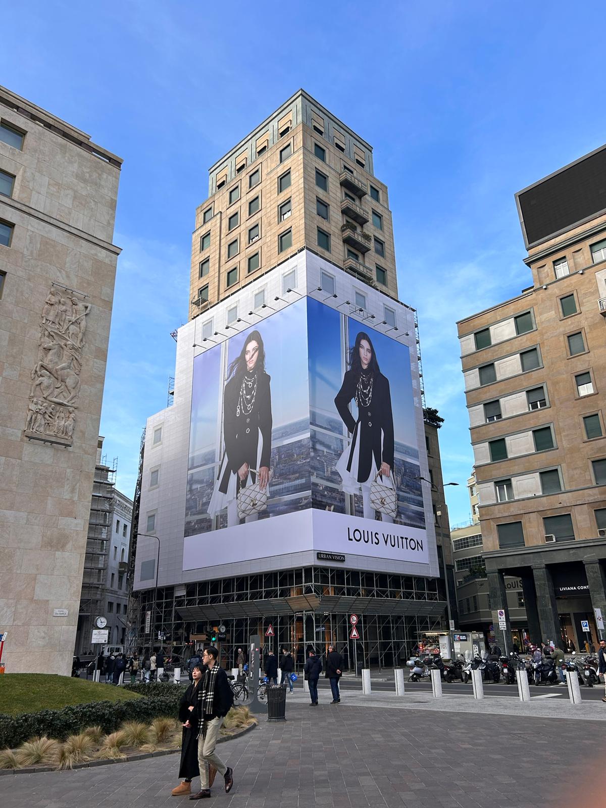 Milano Piazza San Babila – Torre Snia per Louis Vuitton